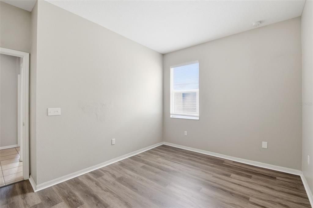 En Venta: $369,900 (4 camas, 2 baños, 2060 Pies cuadrados)