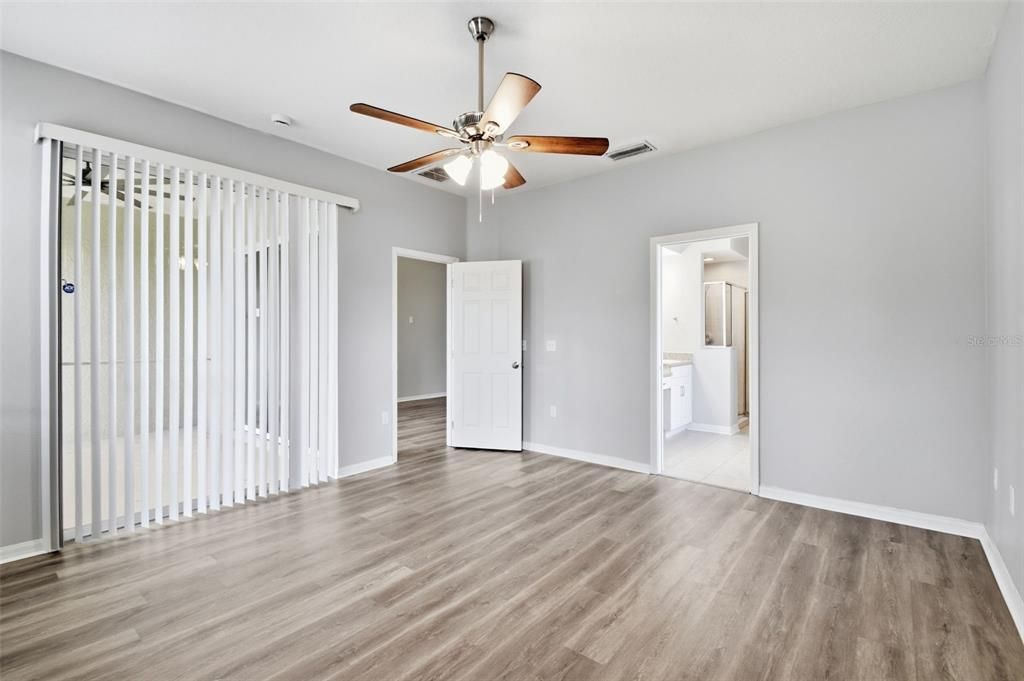 En Venta: $369,900 (4 camas, 2 baños, 2060 Pies cuadrados)