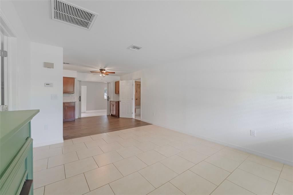 En Venta: $212,000 (3 camas, 2 baños, 962 Pies cuadrados)