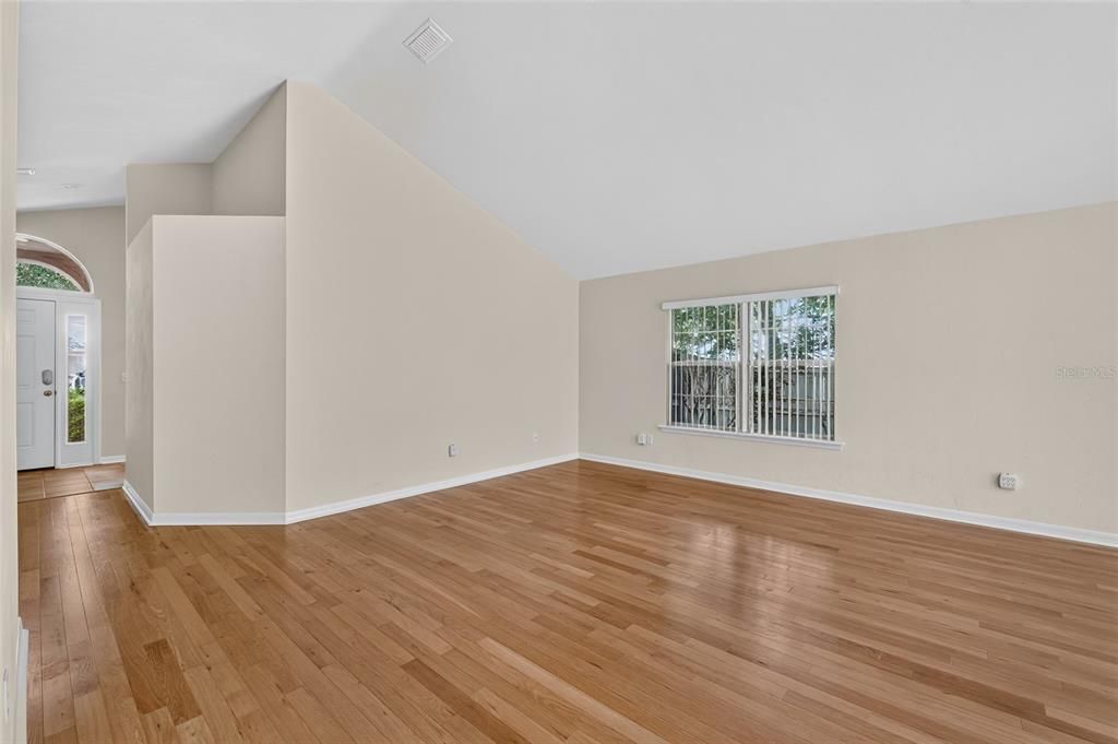 En Venta: $379,000 (3 camas, 2 baños, 1607 Pies cuadrados)