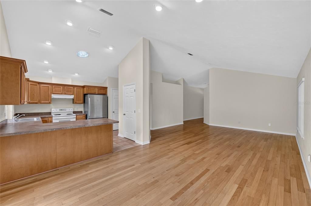 En Venta: $379,000 (3 camas, 2 baños, 1607 Pies cuadrados)