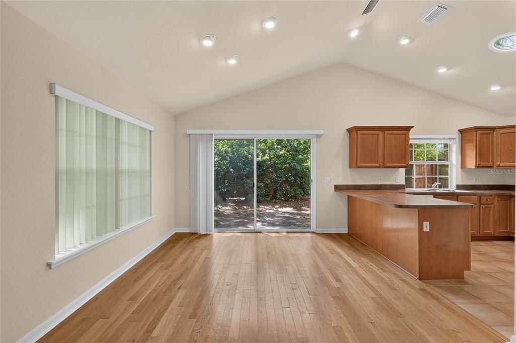 En Venta: $379,000 (3 camas, 2 baños, 1607 Pies cuadrados)