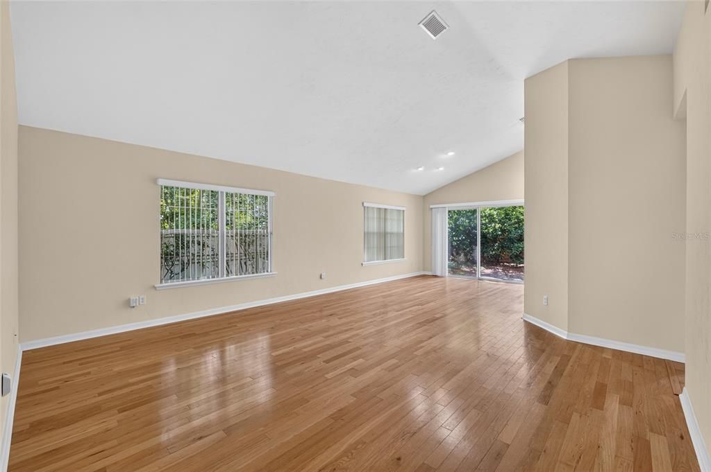 En Venta: $379,000 (3 camas, 2 baños, 1607 Pies cuadrados)