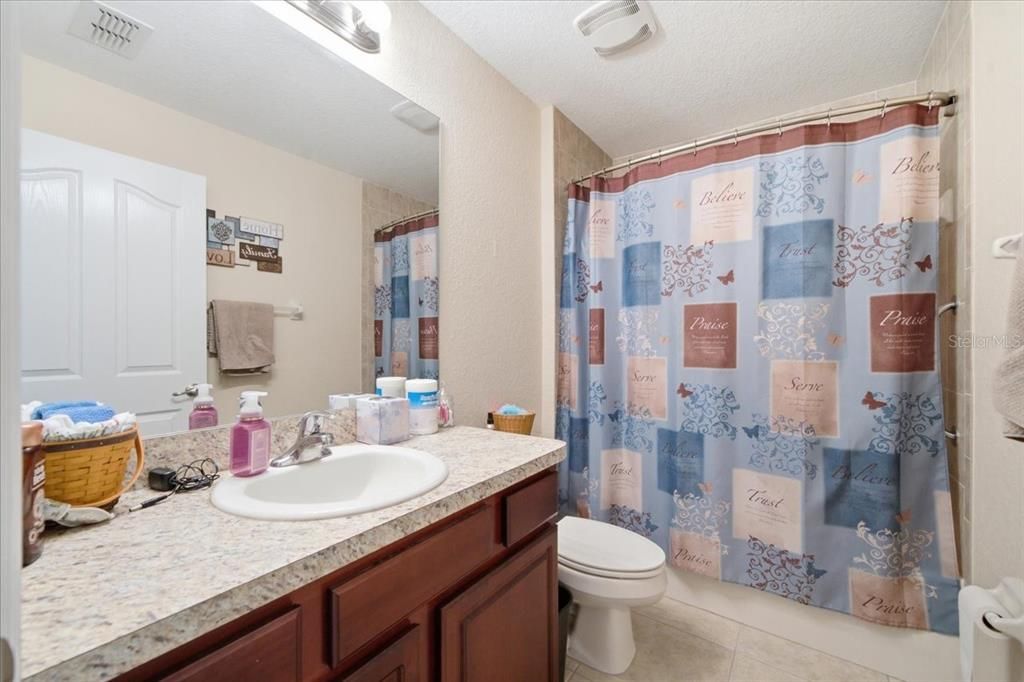En Venta: $365,000 (3 camas, 2 baños, 1955 Pies cuadrados)