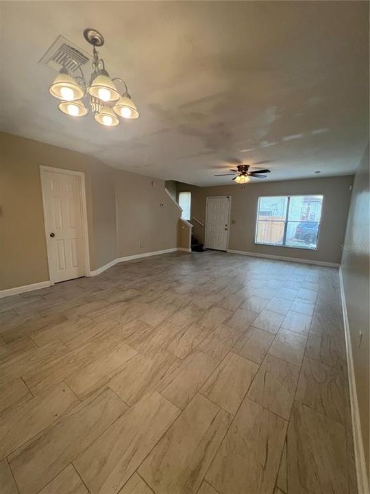 В аренду: $1,890 (3 спален, 2 ванн, 1307 Квадратных фут)