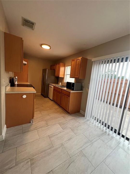 В аренду: $1,890 (3 спален, 2 ванн, 1307 Квадратных фут)