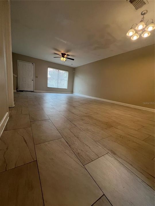 В аренду: $1,890 (3 спален, 2 ванн, 1307 Квадратных фут)