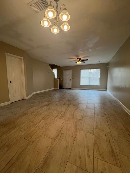 В аренду: $1,890 (3 спален, 2 ванн, 1307 Квадратных фут)
