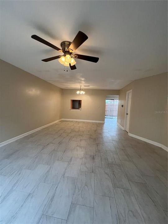 В аренду: $1,890 (3 спален, 2 ванн, 1307 Квадратных фут)