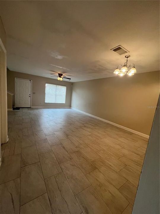 В аренду: $1,890 (3 спален, 2 ванн, 1307 Квадратных фут)