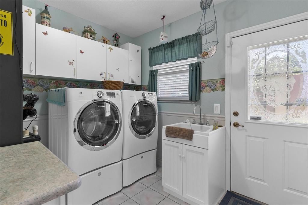 For Sale: $720,000 (4 beds, 2 baths, 2840 Square Feet)