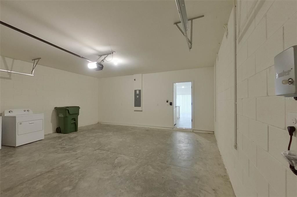 Active With Contract: $2,145 (4 beds, 2 baths, 2007 Square Feet)