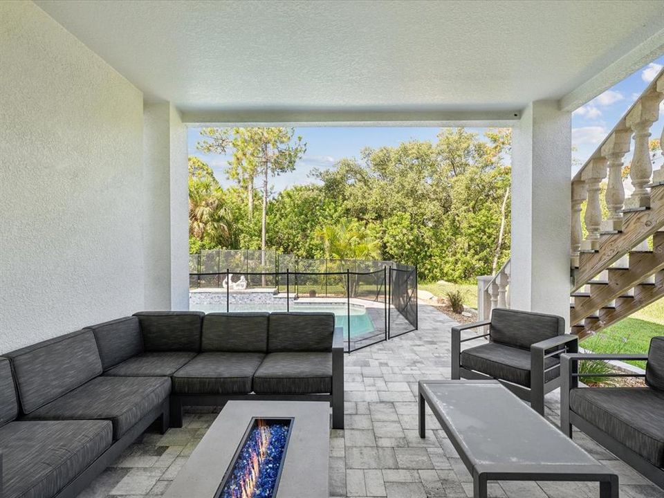 For Sale: $865,000 (4 beds, 3 baths, 2640 Square Feet)
