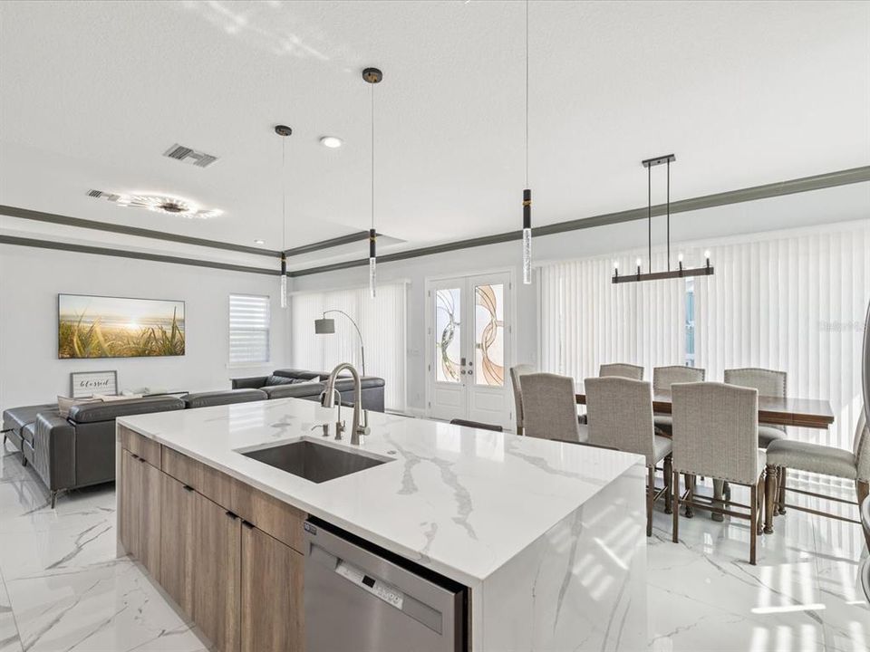 For Sale: $865,000 (4 beds, 3 baths, 2640 Square Feet)
