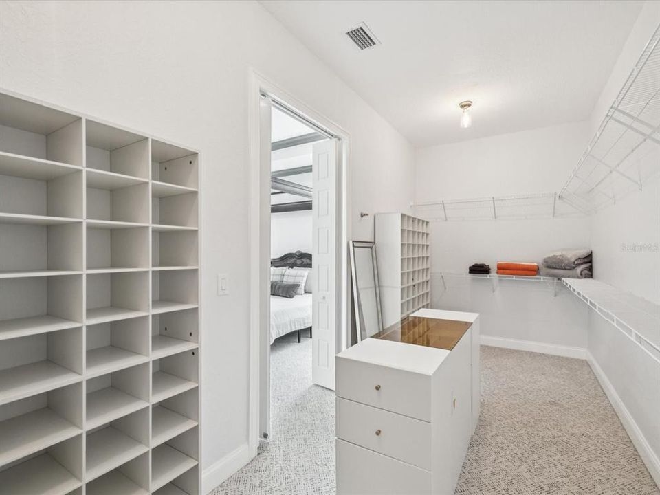 For Sale: $865,000 (4 beds, 3 baths, 2640 Square Feet)