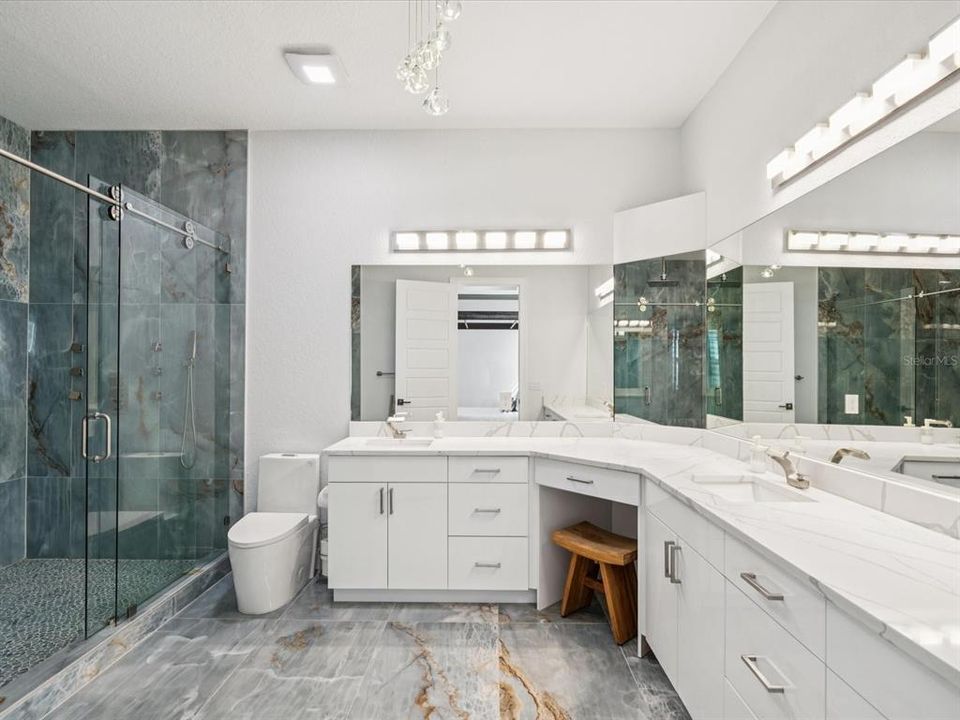 For Sale: $865,000 (4 beds, 3 baths, 2640 Square Feet)