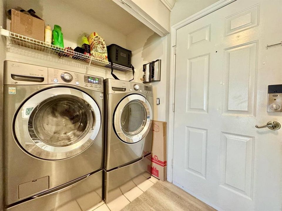 For Rent: $1,600 (1 beds, 1 baths, 713 Square Feet)