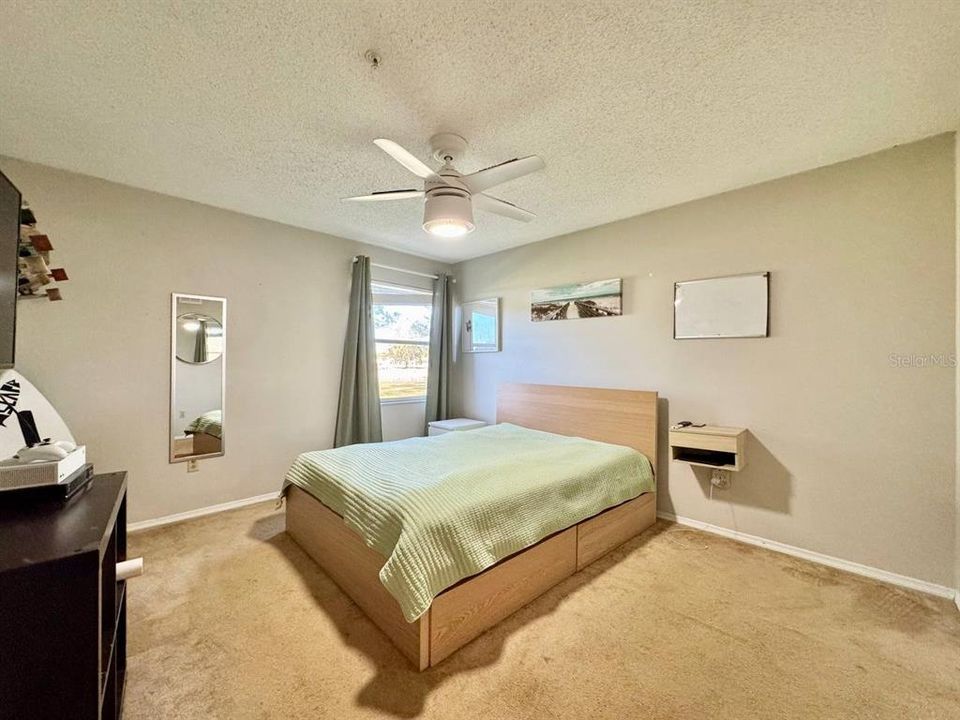 For Rent: $1,600 (1 beds, 1 baths, 713 Square Feet)