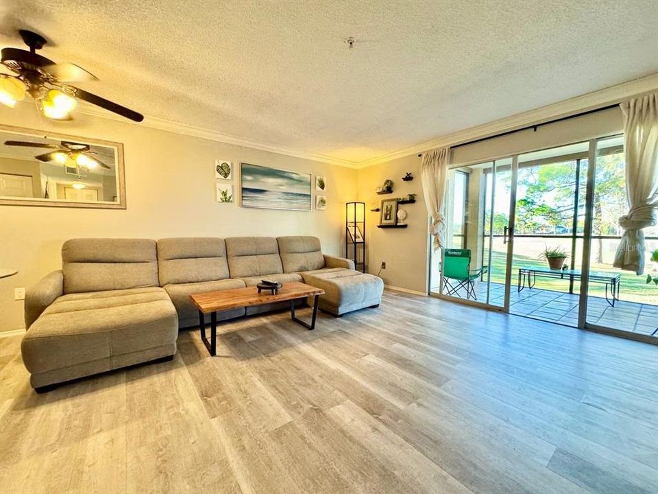 For Rent: $1,600 (1 beds, 1 baths, 713 Square Feet)