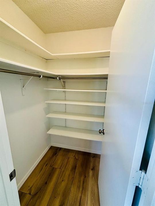 Activo con contrato: $2,200 (3 camas, 2 baños, 1242 Pies cuadrados)