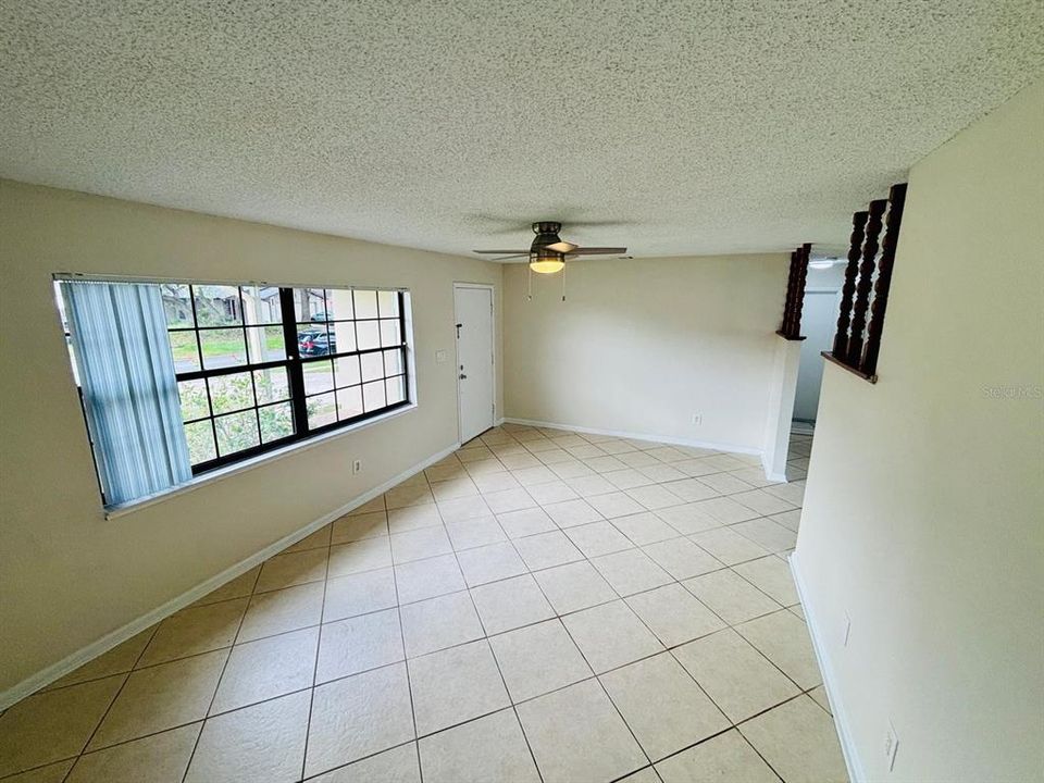 Activo con contrato: $2,200 (3 camas, 2 baños, 1242 Pies cuadrados)