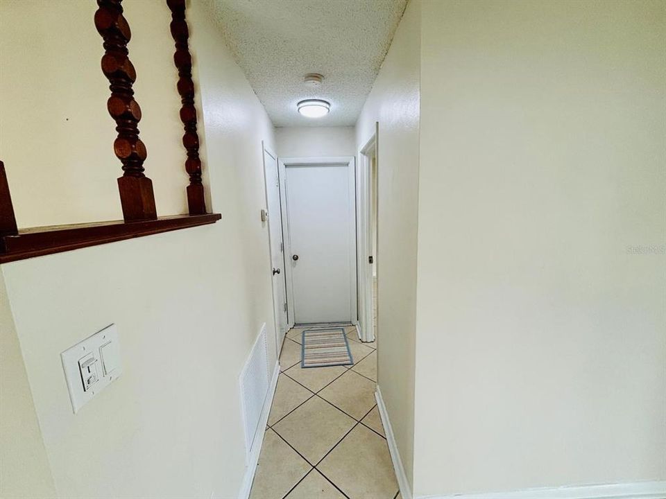 Activo con contrato: $2,200 (3 camas, 2 baños, 1242 Pies cuadrados)