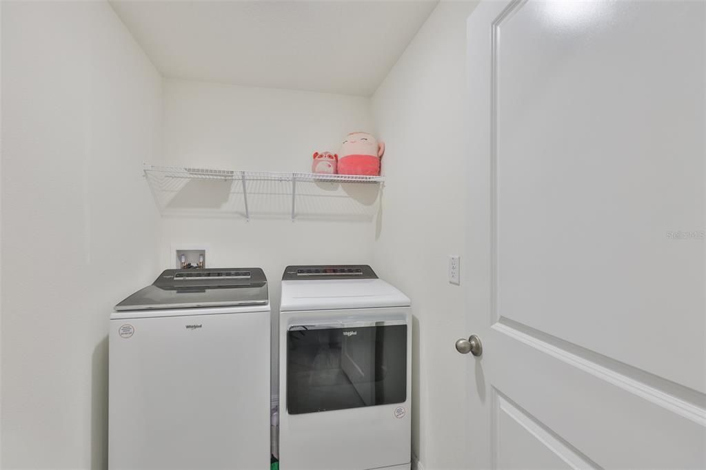 En Venta: $370,000 (4 camas, 3 baños, 2435 Pies cuadrados)