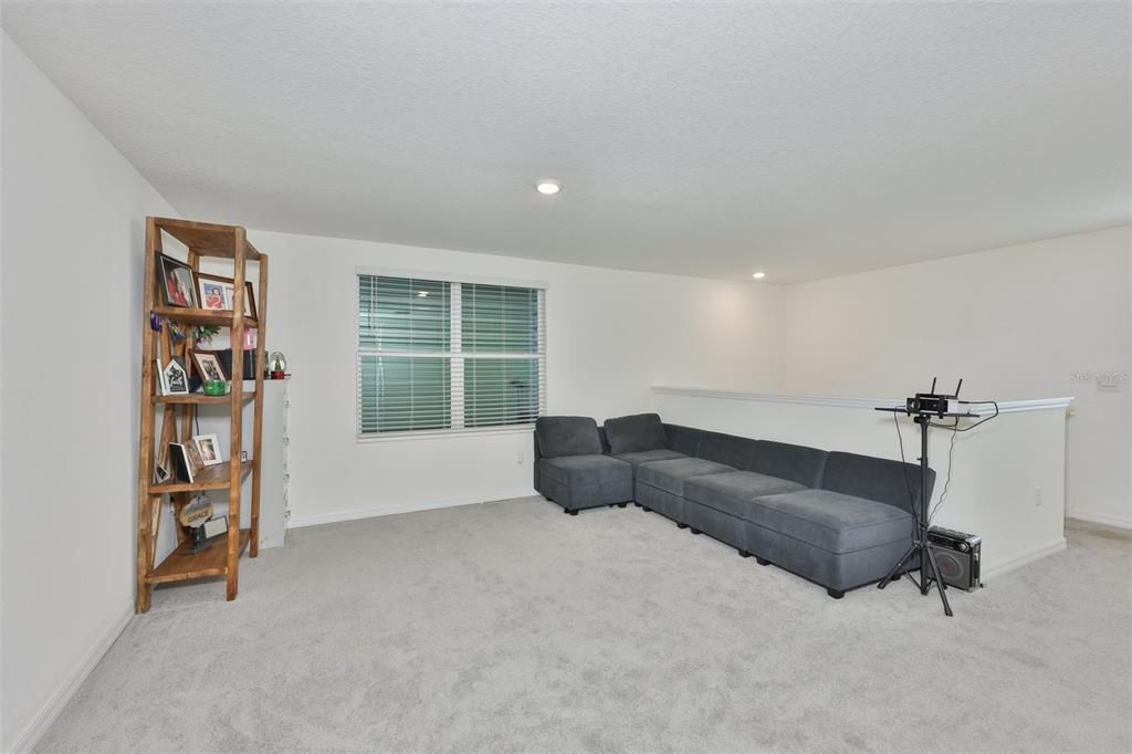 En Venta: $370,000 (4 camas, 3 baños, 2435 Pies cuadrados)
