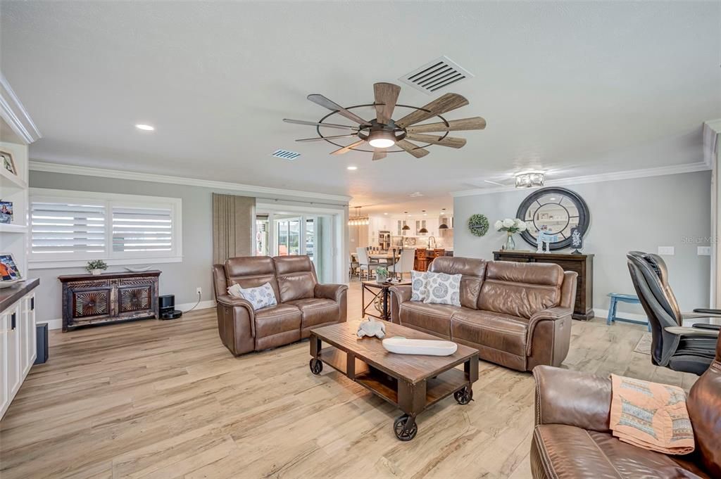 For Sale: $899,900 (3 beds, 3 baths, 2150 Square Feet)