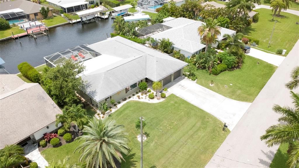 For Sale: $899,900 (3 beds, 3 baths, 2150 Square Feet)