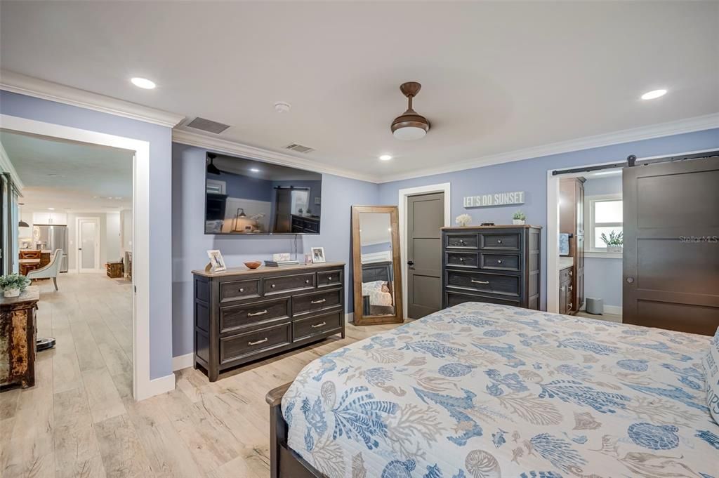 For Sale: $899,900 (3 beds, 3 baths, 2150 Square Feet)