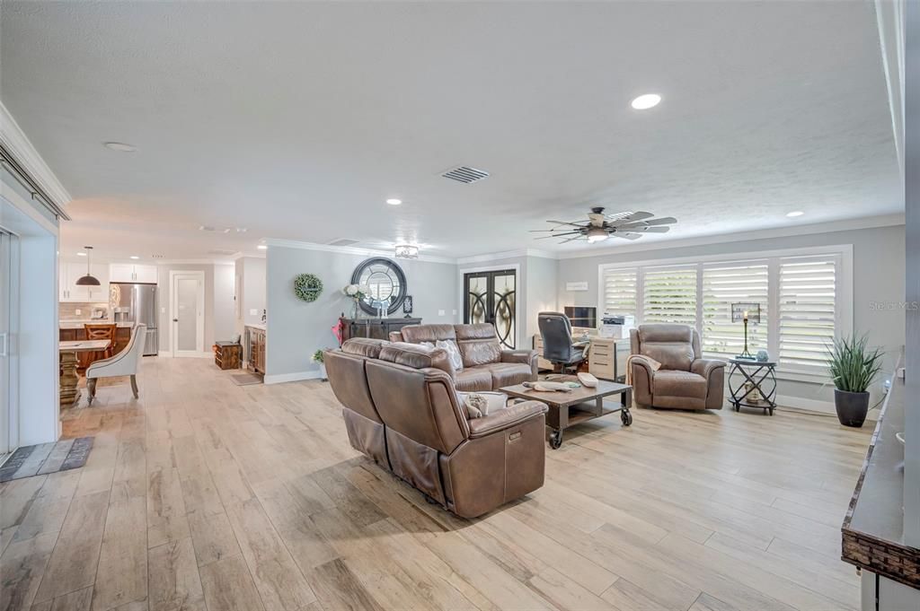 For Sale: $899,900 (3 beds, 3 baths, 2150 Square Feet)