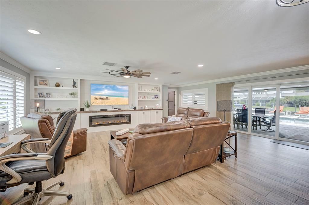 For Sale: $899,900 (3 beds, 3 baths, 2150 Square Feet)