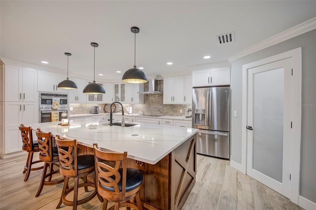 For Sale: $899,900 (3 beds, 3 baths, 2150 Square Feet)
