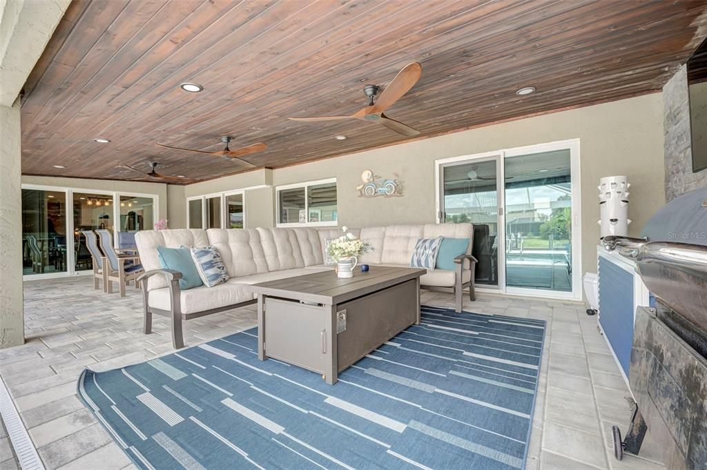 For Sale: $899,900 (3 beds, 3 baths, 2150 Square Feet)