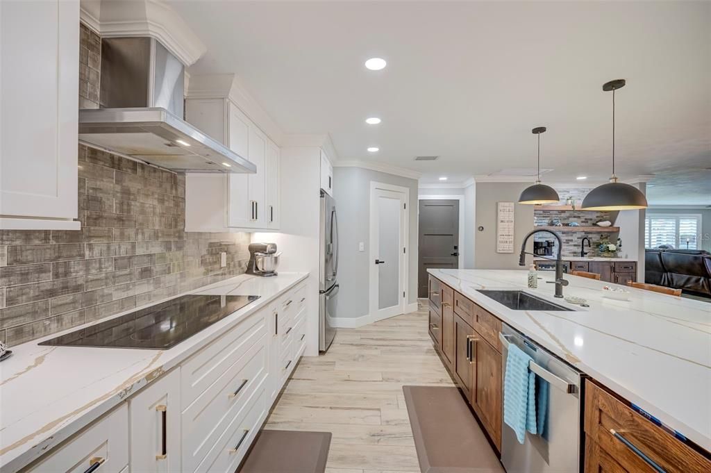 For Sale: $899,900 (3 beds, 3 baths, 2150 Square Feet)