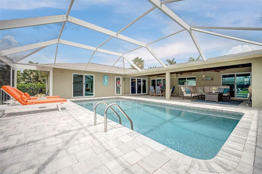 For Sale: $899,900 (3 beds, 3 baths, 2150 Square Feet)