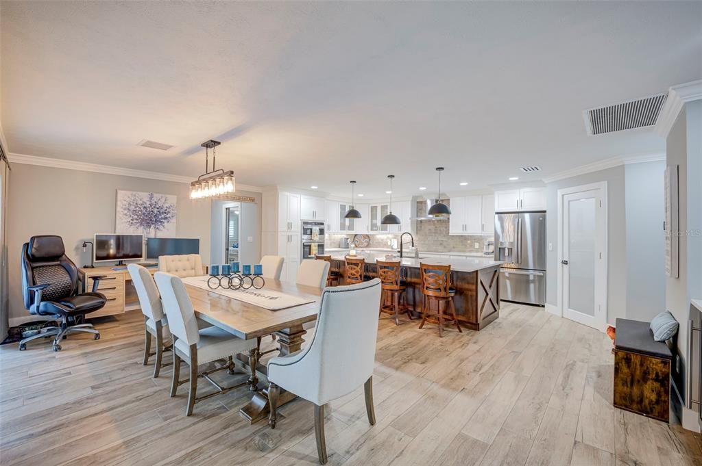 For Sale: $899,900 (3 beds, 3 baths, 2150 Square Feet)