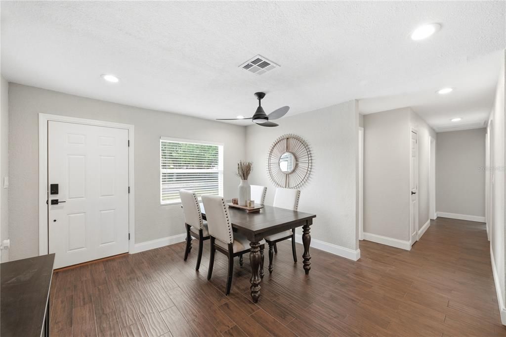 En Venta: $399,999 (4 camas, 2 baños, 1485 Pies cuadrados)