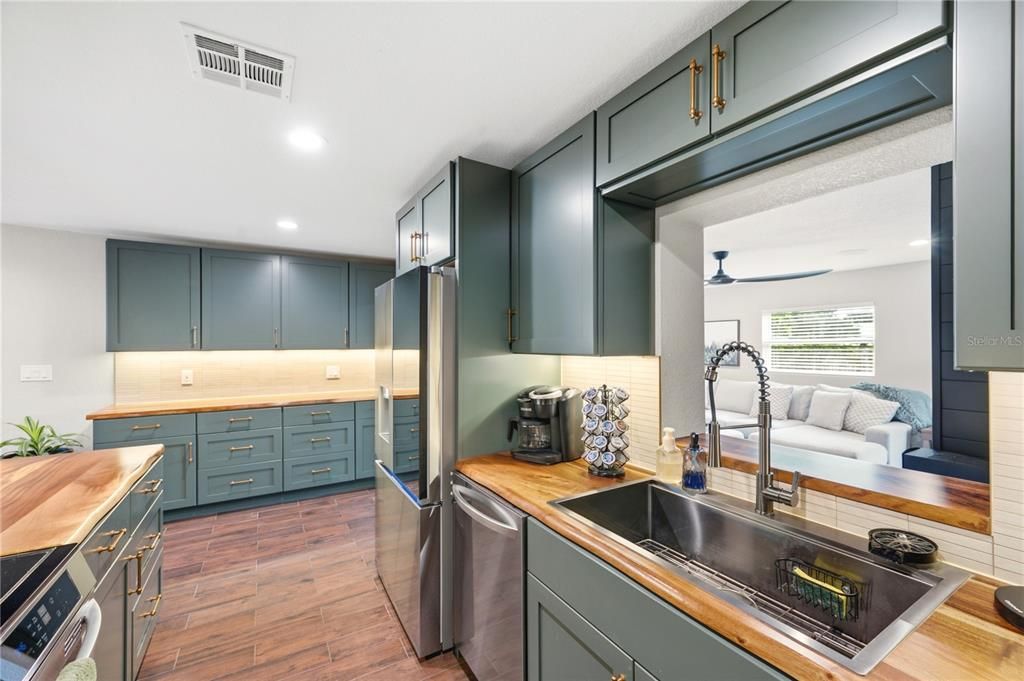 En Venta: $399,999 (4 camas, 2 baños, 1485 Pies cuadrados)