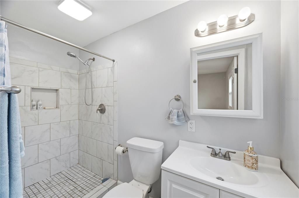 En Venta: $399,999 (4 camas, 2 baños, 1485 Pies cuadrados)