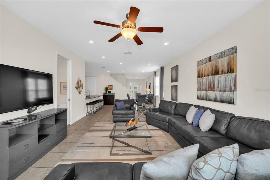 For Rent: $3,900 (6 beds, 6 baths, 3317 Square Feet)