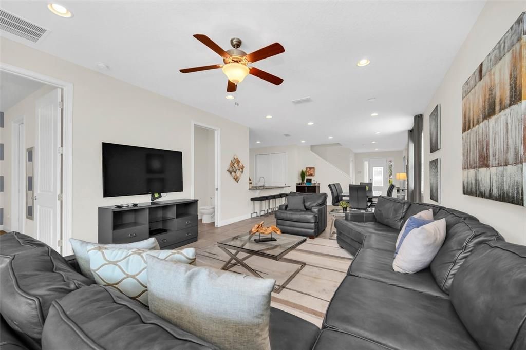 For Rent: $3,900 (6 beds, 6 baths, 3317 Square Feet)