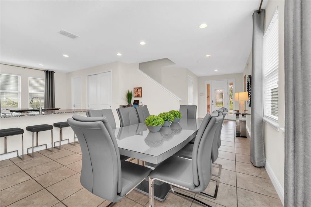 For Rent: $3,900 (6 beds, 6 baths, 3317 Square Feet)