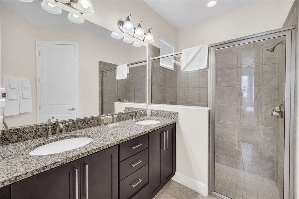 For Rent: $3,900 (6 beds, 6 baths, 3317 Square Feet)