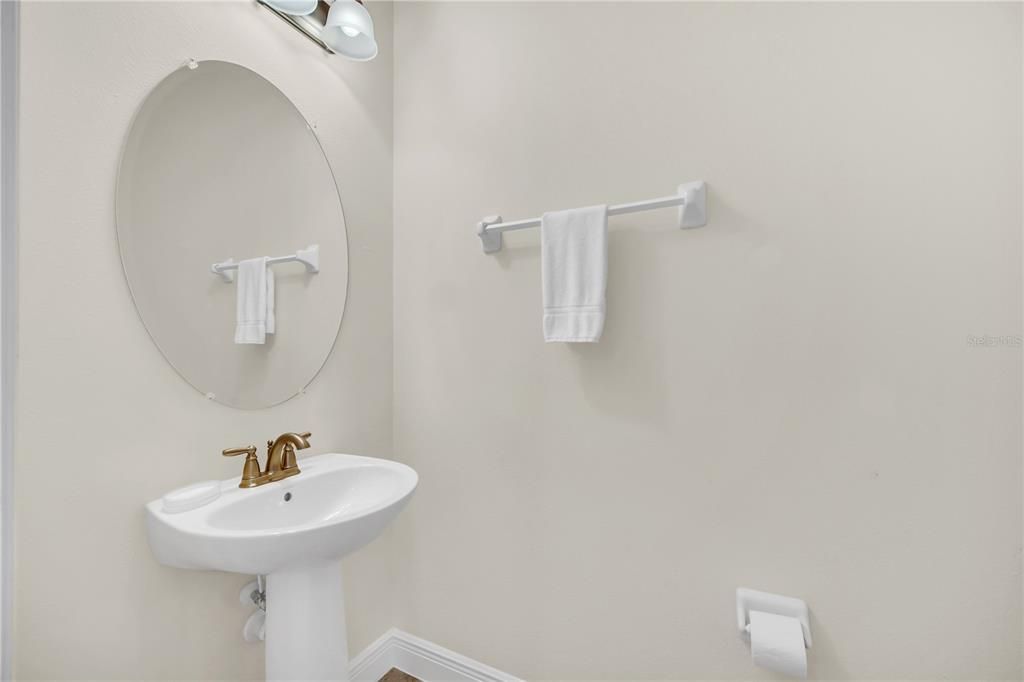 For Rent: $3,900 (6 beds, 6 baths, 3317 Square Feet)