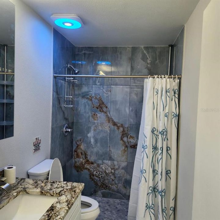 В аренду: $1,800 (2 спален, 1 ванн, 850 Квадратных фут)