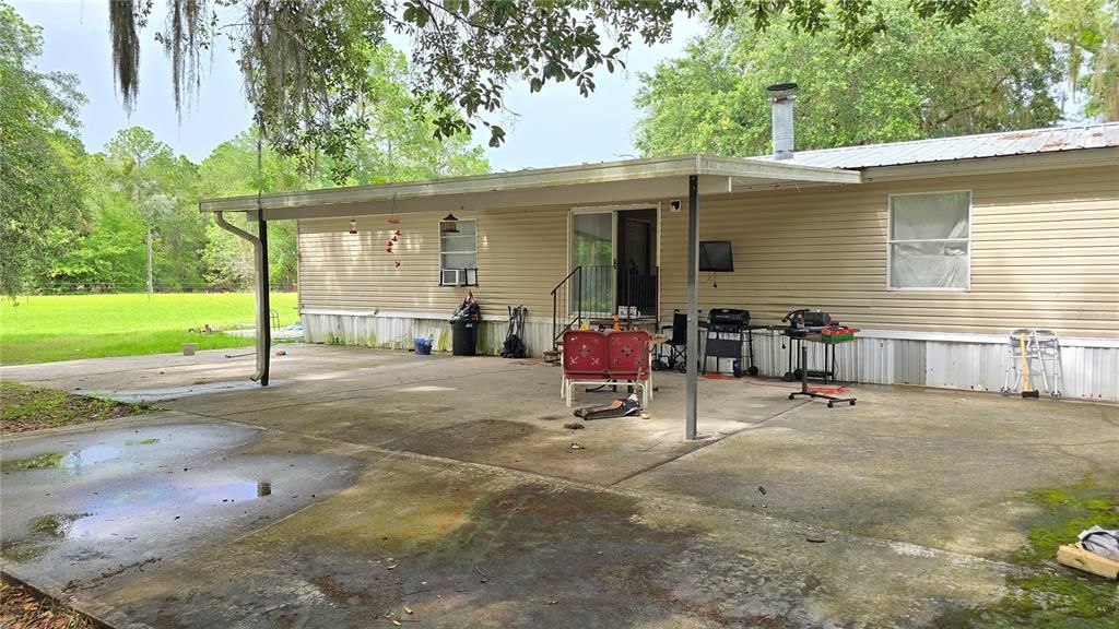 For Sale: $159,999 (3 beds, 3 baths, 1890 Square Feet)