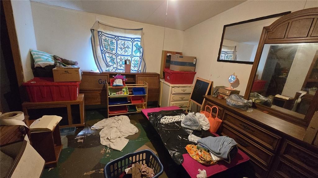 For Sale: $159,999 (3 beds, 3 baths, 1890 Square Feet)