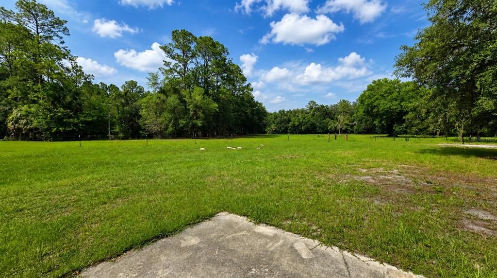 For Sale: $159,999 (3 beds, 3 baths, 1890 Square Feet)